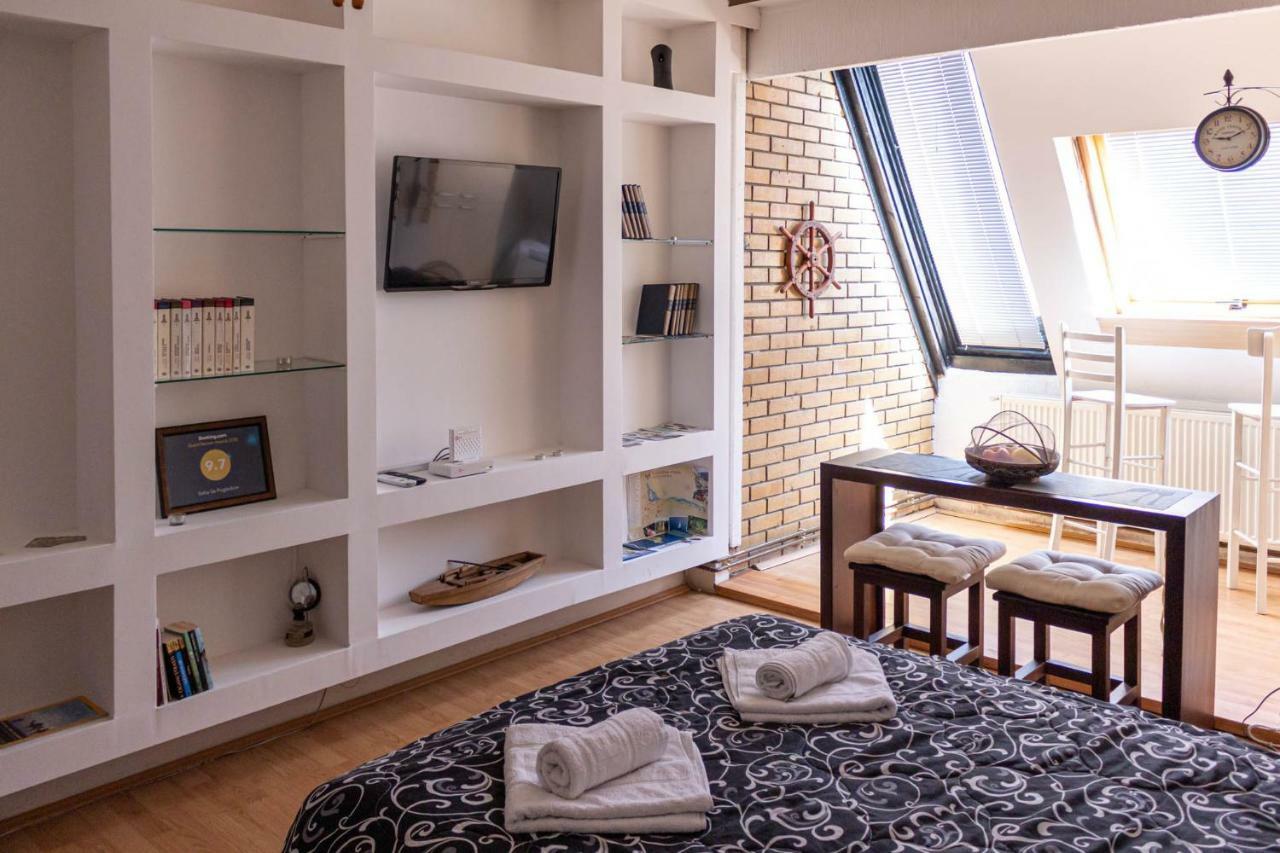 Apartman "Soba Sa Pogledom" 골루바츠 외부 사진